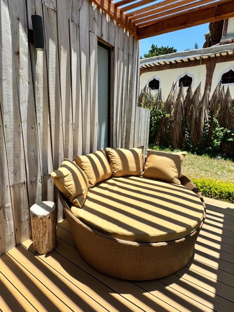 Lalagalu - Beachfront Ecocabins Diani Beach Dış mekan fotoğraf