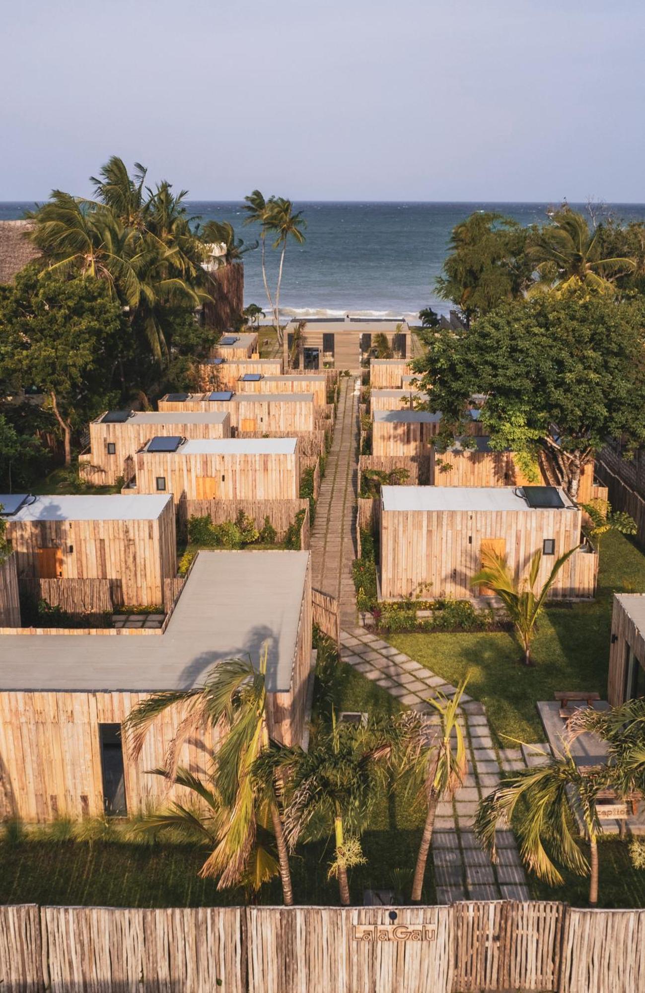 Lalagalu - Beachfront Ecocabins Diani Beach Dış mekan fotoğraf